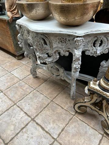 Antieke Trumeau met Putti beschikbaar voor biedingen