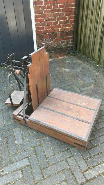 Bascule  beschikbaar voor biedingen