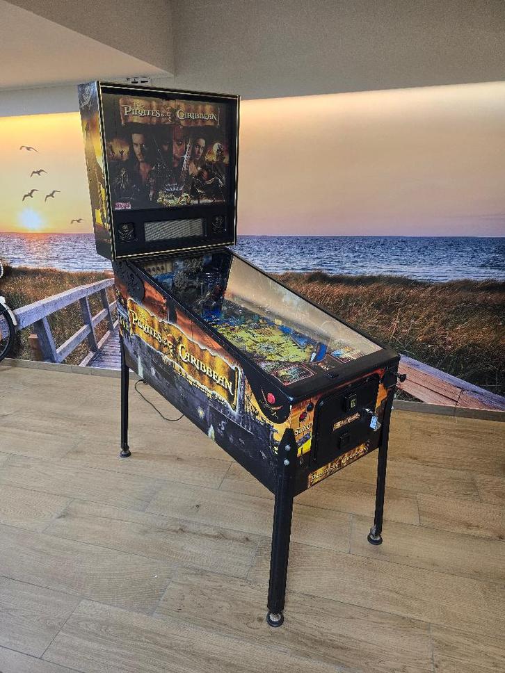 flipper Pirates of the carabian STERN Disney POTC, Verzamelen, Automaten | Flipperkasten, Zo goed als nieuw, Dot-matrix, Flipperkast