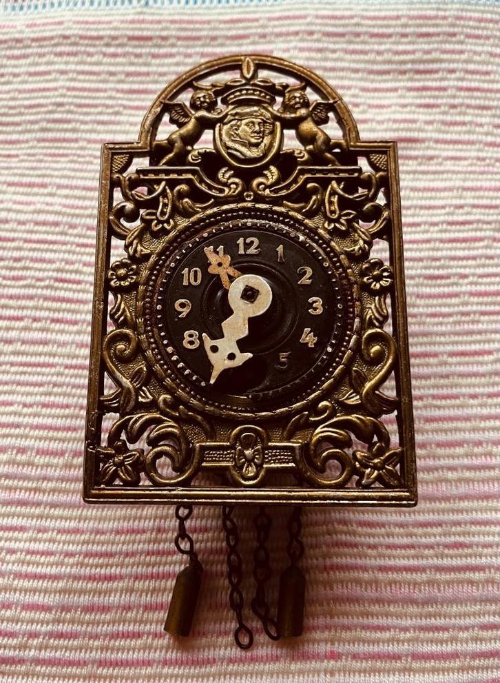 Wintermantel Schwarzwalder miniatuur klokje, uniek frontje, Antiek en Kunst, Antiek | Klokken, Ophalen of Verzenden