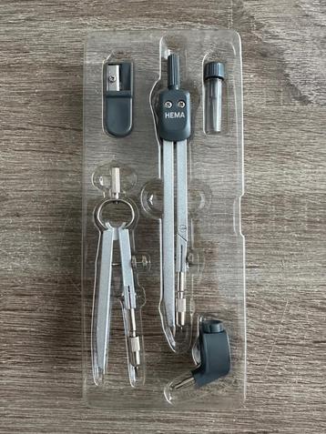 Passer incl. extra hulpinstrumenten beschikbaar voor biedingen