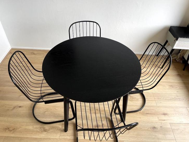 Ronde tafel zwart - IKEA Lisabo, Huis en Inrichting, Tafels | Eettafels, Gebruikt, 100 tot 150 cm, 100 tot 150 cm, Vier personen