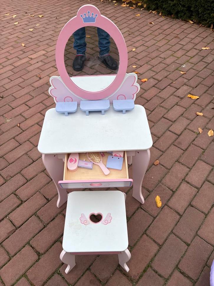 Leuke Kinderkaptafel met Krukje, Kinderen en Baby's, Kinderkamer | Commodes en Kasten, Zo goed als nieuw, Minder dan 90 cm, Minder dan 75 cm