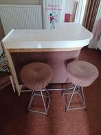 Vintage bar met 3 bijpassende krukken (jaren 60/70), Huis en Inrichting, Barren, Ophalen, Gebruikt