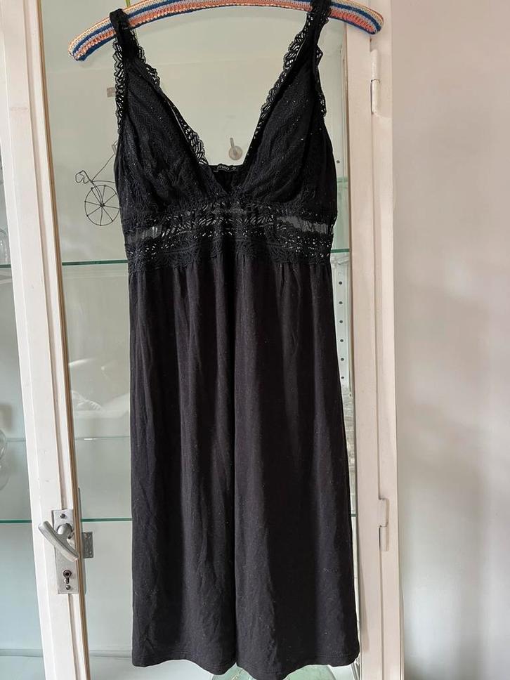 Oysho nachthemd / onderjurkje zwart kant L, Kleding | Dames, Pyjama's, Gedragen, Maat 42/44 (L), Ophalen of Verzenden