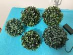5 kunst buxus ballen, Huis en Inrichting, Woonaccessoires | Kunstplanten en Kunstbloemen, Ophalen of Verzenden, Zo goed als nieuw