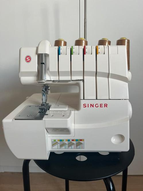 Singer 14t970c - nauwelijks gebruikt, Hobby en Vrije tijd, Naaimachines en Toebehoren, Zo goed als nieuw, Lockmachine, Singer