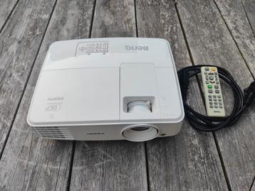 Benq MX525 beamer beschikbaar voor biedingen
