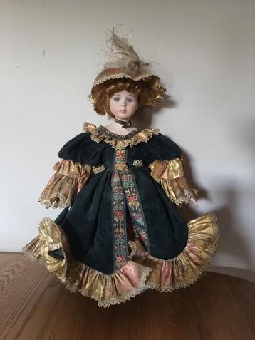 Porselein pop Goldina ca. 40 cm beschikbaar voor biedingen
