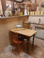 leuk oud keukentafeltje  oude kleine eettafel, Ophalen of Verzenden