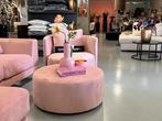 Luxe Velvet Roze Draaifauteuil met poef NIEUW - UNIEK, Huis en Inrichting, Fauteuils, Nieuw, 75 tot 100 cm, Richmond, Stof