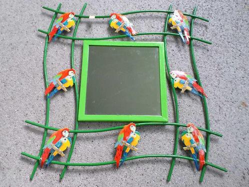 Spiegel met papegaaien (gekocht Aruba) metaal frame nieuw u8, Huis en Inrichting, Woonaccessoires | Spiegels, Nieuw, Ophalen of Verzenden