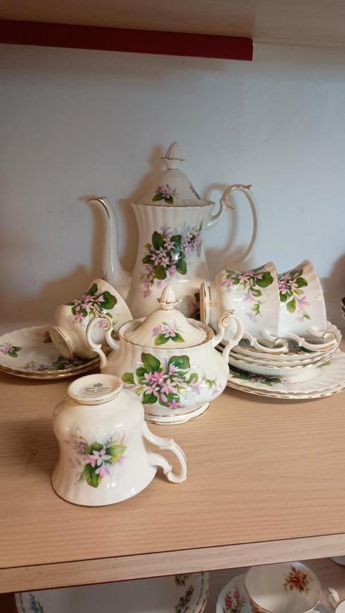 Royal Albert Mayflower, Antiek en Kunst, Antiek | Servies compleet, Ophalen of Verzenden