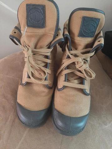 Palladium Combat boots 42 beschikbaar voor biedingen