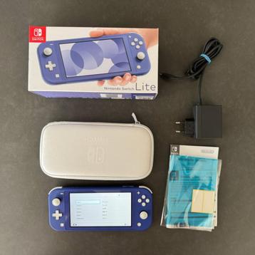 Switch Lite - incl. draaghoes en screenprotector (Nintendo) beschikbaar voor biedingen