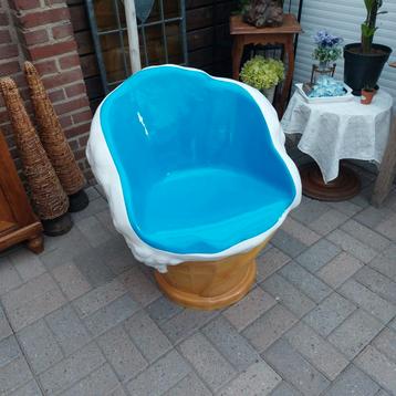 Super leuke stoel in de vorm van een ijsje beschikbaar voor biedingen
