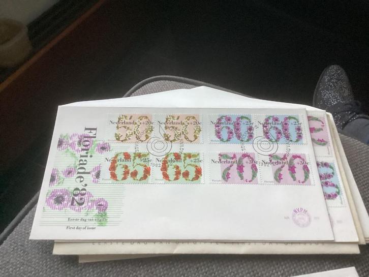 No6390 Afwijkend E200 paren Heb ook van Nederland jaargangen, Postzegels en Munten, Postzegels | Eerstedagenveloppen, Onbeschreven