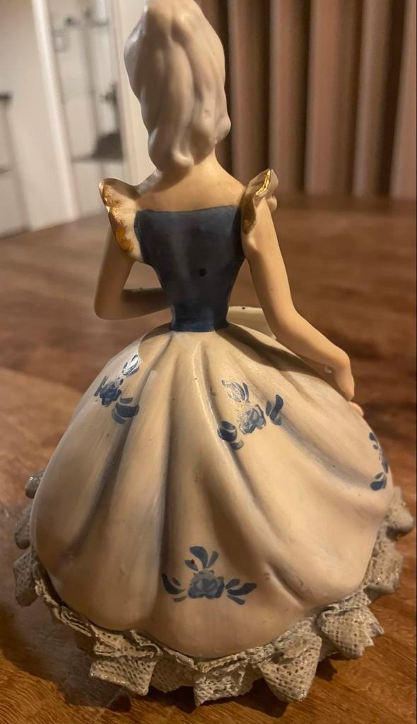 3 stuks Capodimonte Porseleinen Dame, Antiek en Kunst, Antiek | Keramiek en Aardewerk, Ophalen of Verzenden