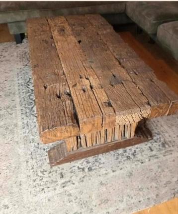 Prachtige hardhouten balken salontafel beschikbaar voor biedingen
