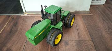 1.18  john deere 8560 beschikbaar voor biedingen