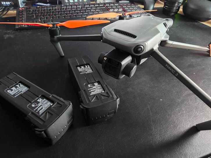 DJI Mavic 3 fly more +, Audio, Tv en Foto, Drones, Zo goed als nieuw, Cameradrone, Topkwaliteit, DJI, 250 tot 900 gram, 30 tot 45 minuten