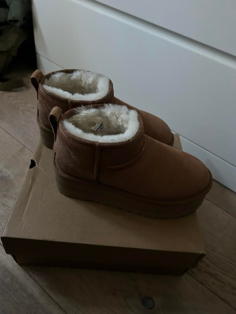 Uggs platform, Ophalen of Verzenden, Zo goed als nieuw