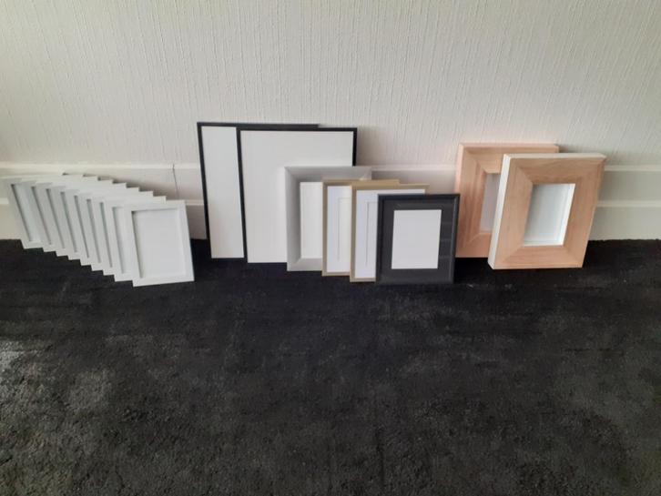 17 kleine fotolijsten, diverse kleuren en maten, Audio, Tv en Foto, Fotografie | Fotolijsten, Gebruikt, Ophalen of Verzenden