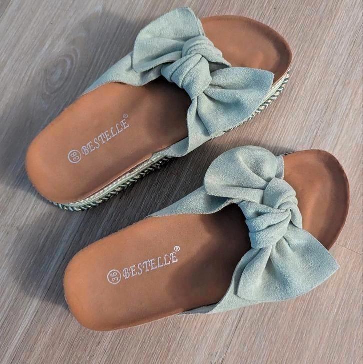 BESTELLE Pastel Groene Sandalen Instappers Slippers | Mt 36, Kleding | Dames, Schoenen, Zo goed als nieuw, Instappers, Groen, Ophalen of Verzenden
