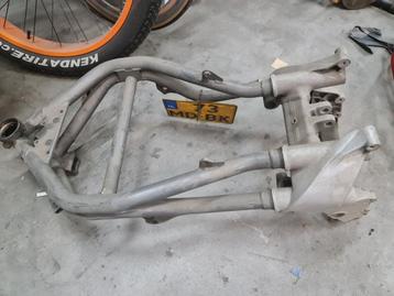 Onderdeel benelli tnt 1130 caferacer frame met kenteken beschikbaar voor biedingen