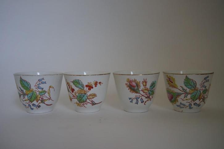 kop bekertje antiek societe ceramique porselein Maestricht, Antiek en Kunst, Antiek | Servies compleet, Ophalen of Verzenden