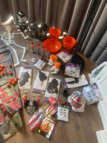 Halloween Feestartikelen Set beschikbaar voor biedingen