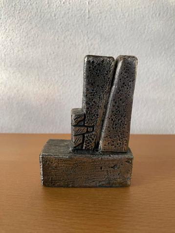 Bronzen beeld Anne Woudwijk beschikbaar voor biedingen