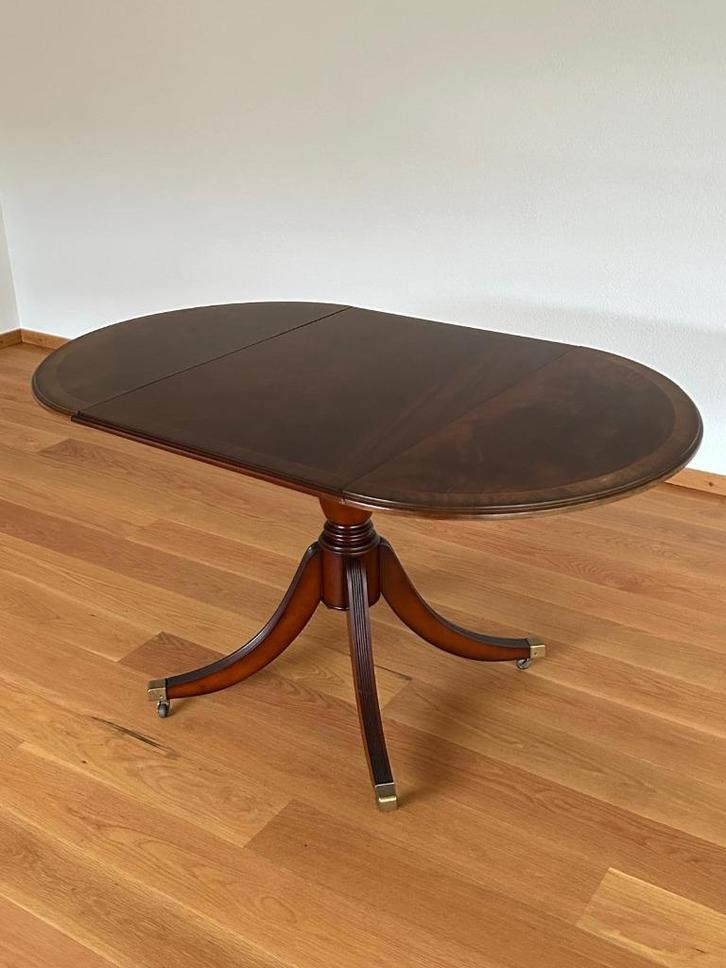 Hele mooie (bijzet) tafel, Huis en Inrichting, Tafels | Eettafels, Zo goed als nieuw, 50 tot 100 cm, 100 tot 150 cm, Ovaal, Kersenhout