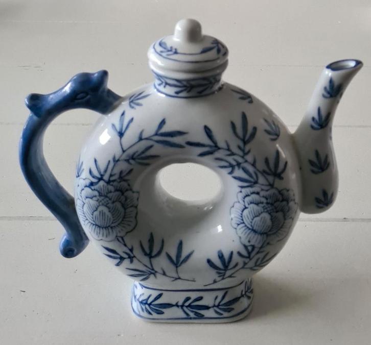 Antieke Chinese theepot met blauw-wit decor, Antiek en Kunst, Antiek | Keramiek en Aardewerk, Ophalen of Verzenden