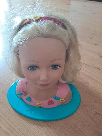 Make-up pop beschikbaar voor biedingen