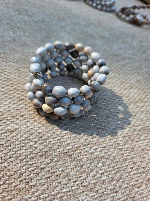Hippe schelpen ketting met wikkel armband, Sieraden, Tassen en Uiterlijk, Armbanden, Zo goed als nieuw, Ophalen of Verzenden