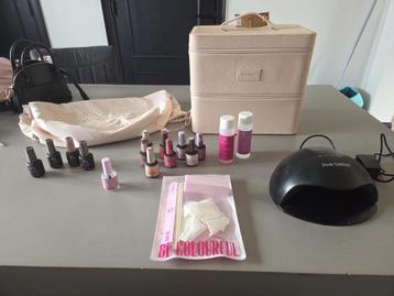 Pink gellak nagelset met luxe opbergdoos beschikbaar voor biedingen