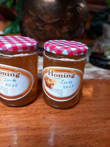 Linde honing beschikbaar voor biedingen