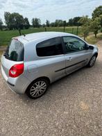 Renault Clio 1.2 16V 55KW 3-DRS E4 2007 Grijs, Auto's, Voorwielaandrijving, 74 pk, Zwart, 4 cilinders