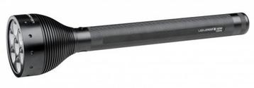 LED Lenser X21R hoog vermogen 1600 lm. oplaadbaar OPRUIMING beschikbaar voor biedingen