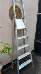 Ladder prima staat., Doe-het-zelf en Verbouw, Ladders en Trappen, Ophalen of Verzenden, Zo goed als nieuw