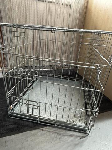 Bench, afmetingen 64 cm breed, 60 cm hoog en 55 cm diep. beschikbaar voor biedingen