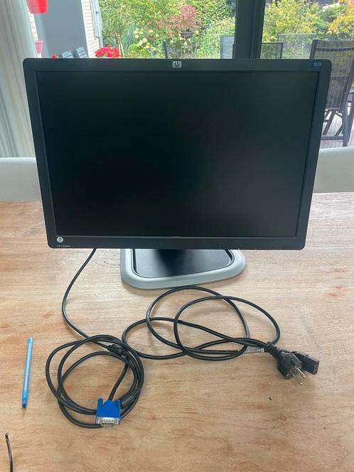 HP monitor (HP L2245w) zwart, Computers en Software, Monitoren, Gebruikt, 61 t/m 100 Hz, DVI, In hoogte verstelbaar, Draaibaar