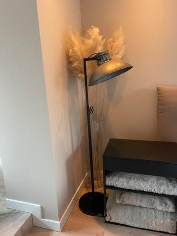 Vloerlamp! beschikbaar voor biedingen