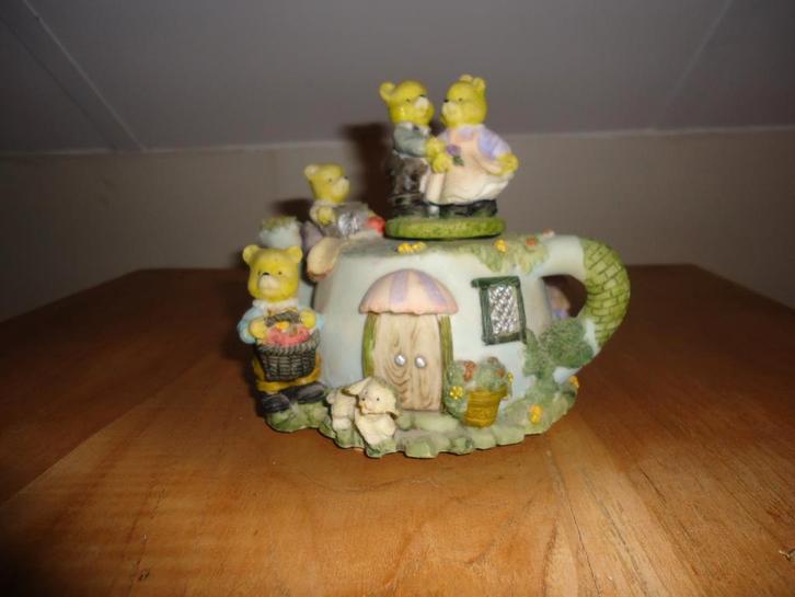 Schattige muziekdoos / theepot / speeldoos met beren., Verzamelen, Dierenverzamelingen, Gebruikt, Beeldje of Figuurtje, Overige soorten