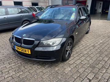 BMW 3-serie Touring 318i Business Line pano airco beschikbaar voor biedingen