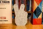 OBEY Shepard Fairey Peace Fingers Sculpture 2023, Ophalen of Verzenden