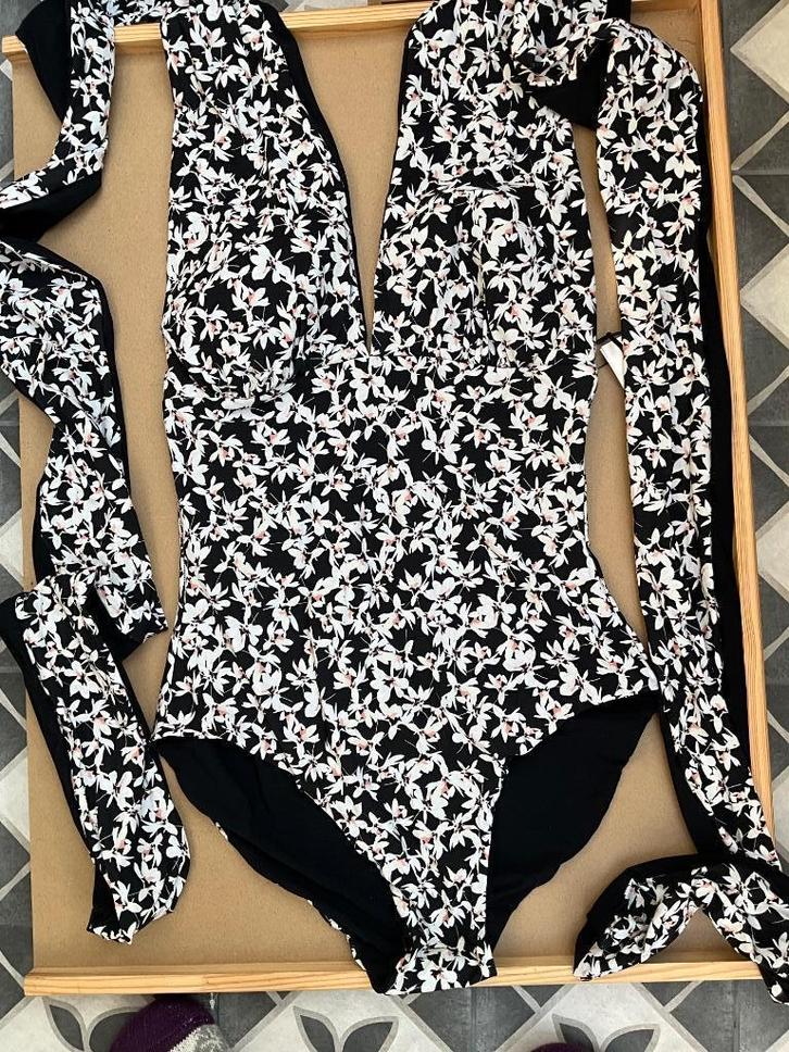 Badpak van TC Wow Multiway Gebloemd Maat 44, Kleding | Dames, Badmode en Zwemkleding, Nieuw, Badpak, Ophalen of Verzenden