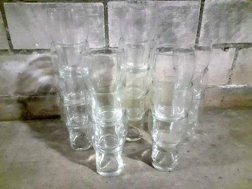 17x klein (bier)glas 12cm hoog (boven breed , onder smal) b3, Huis en Inrichting, Keuken | Servies, Zo goed als nieuw, Glas of Glazen