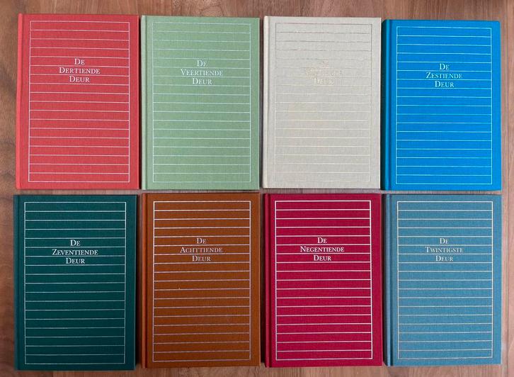 “De dertiende t/m de twintigste deur” + "de 24ste deur", Boeken, Romans, Zo goed als nieuw, Ophalen of Verzenden